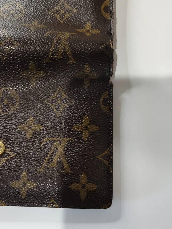Louis Vuitton Monogram Compact Wallet - Picture 14 of 17
